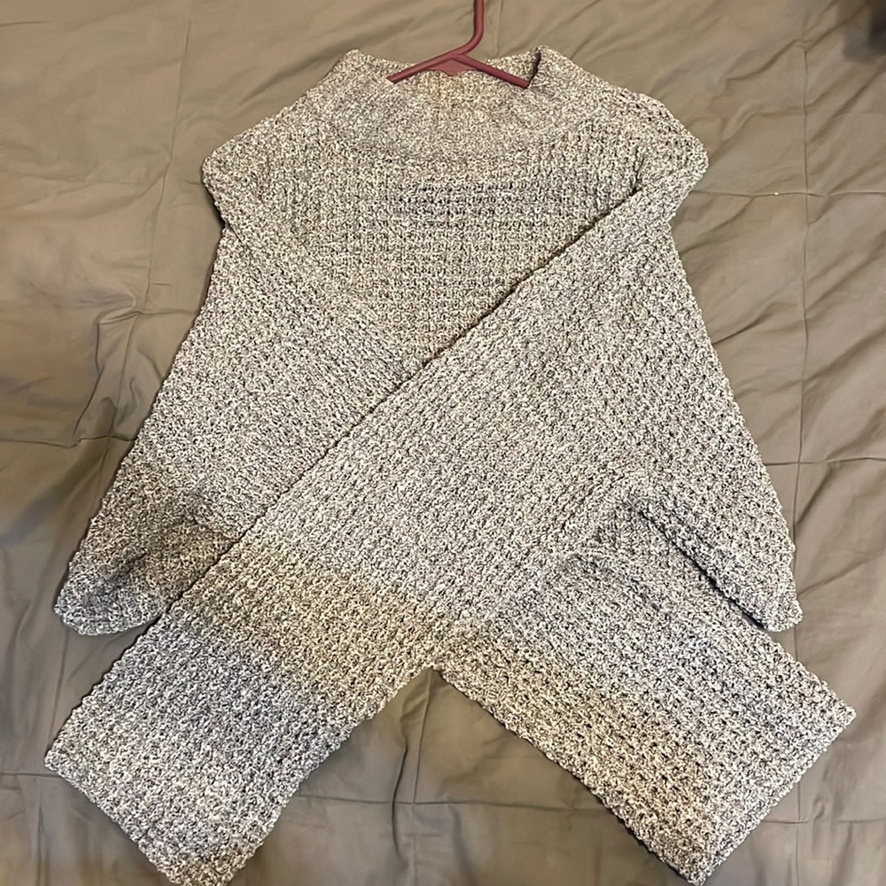 Urban M cropped sweater